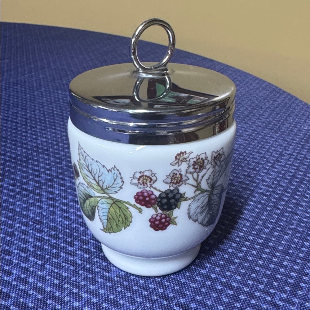 ROYAL WORCESTER PORCELAIN EGG CODDLER MADE IN ENGLAND 3”
